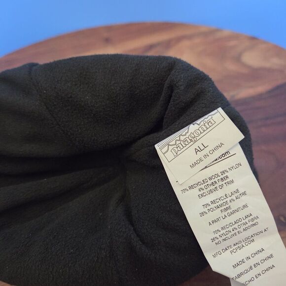 PATAGONIA Cable Beanie Hat Fleece Lined Black Women's OS - Picture 3 of 6